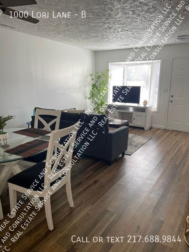 Building Photo - 1000 Lori Ln