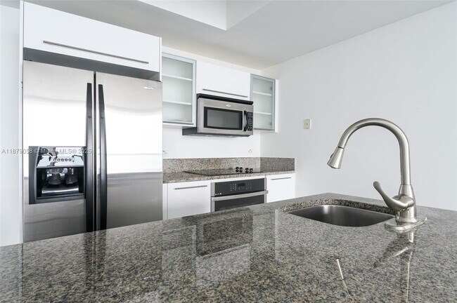 Building Photo - 888 Biscayne Blvd