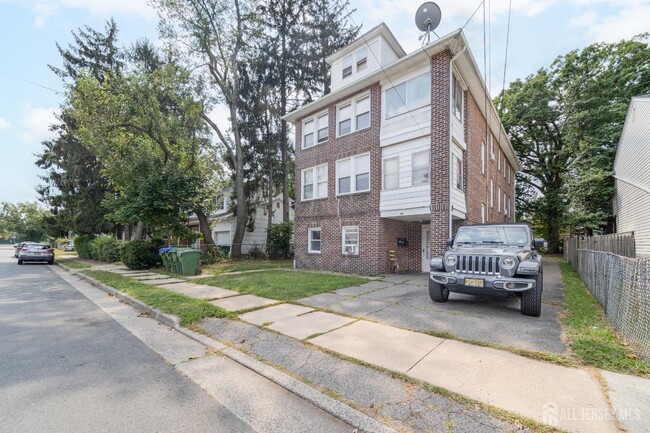 Building Photo - 42 Crosby Ave