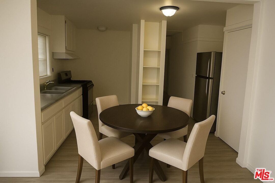 Primary Photo - 3962 1/4 S Hobart Blvd