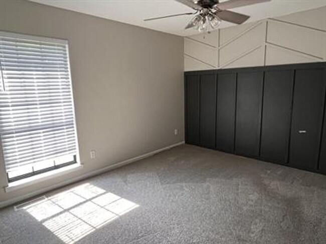 Foto del edificio - NEW DEAL! FIRST MONTH’S RENT FREE WITH A 1-YEAR LEASE!