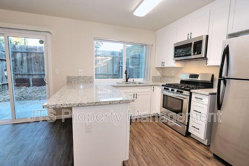 Foto principal - 5820 Alorn Ln