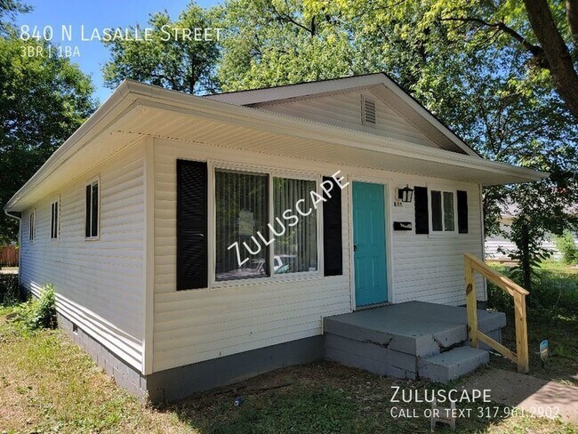 Building Photo - 840 N. Lasalle / Completely renovated 3 be...