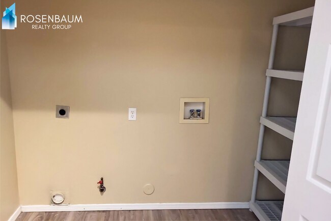 Foto del edificio - 8430 E Leigh Dr
