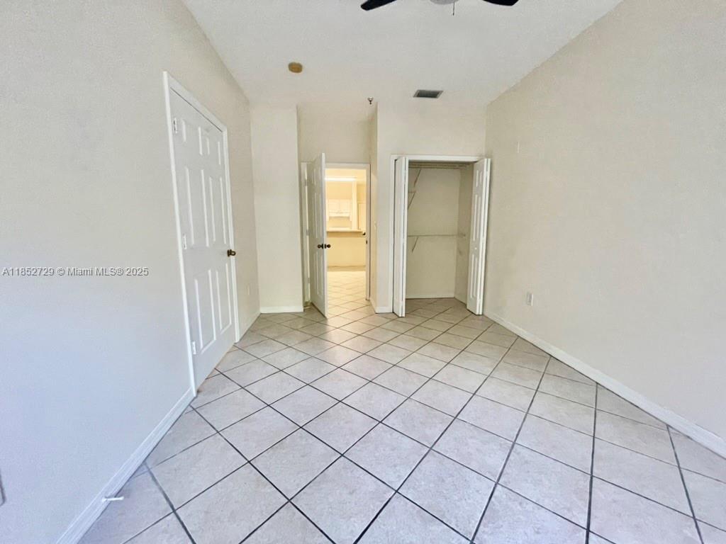 Foto del edificio - 2734 Bird Ave