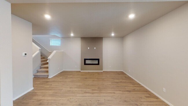 Foto del edificio - New Construction, Near Bridgeport, Beautiful Plank Flooring on Main, Central Air