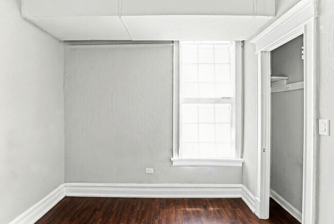 Foto del edificio - 5341 S Indiana Ave