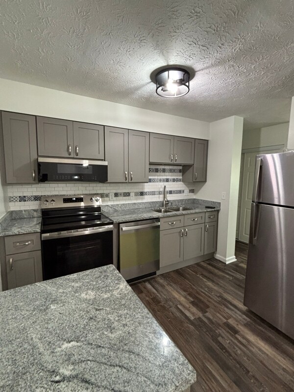 Foto del edificio - 10253 Crestland Ct
