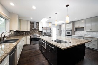 Building Photo - 1301 Forest Ave