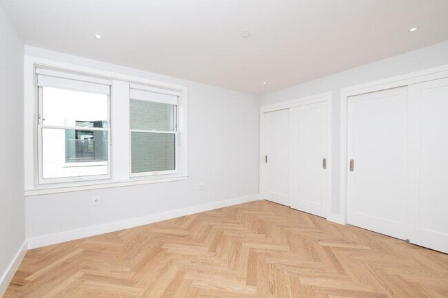 Foto del edificio - 12 Commonwealth Ave