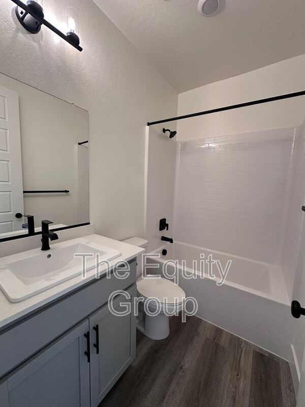 Foto del edificio - 2405 N Fontana St