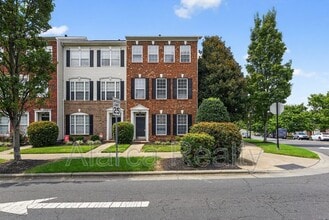 Building Photo - 9520 Kings Parade Blvd