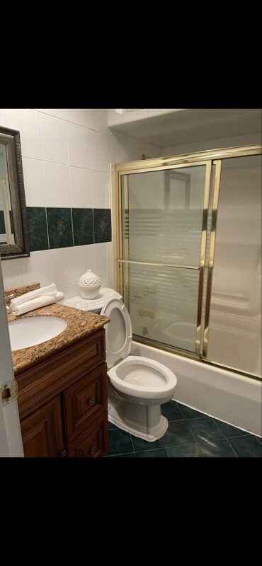 Foto del edificio - 1723 Shore Pkwy