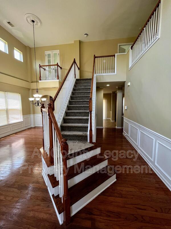 Foto del edificio - 1123 Simonton Hill Ct SE