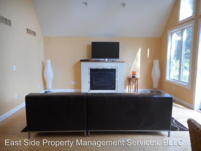 Building Photo - 2 br, 1.5 bath House - 213 Kingston