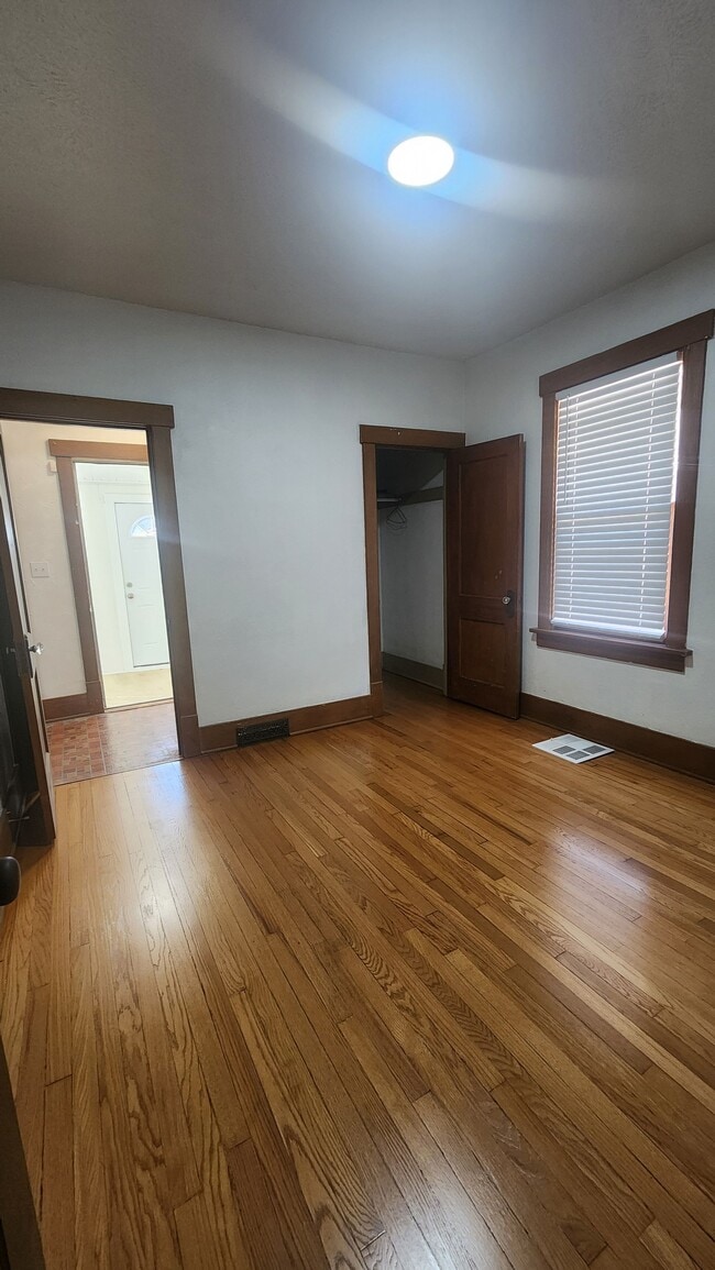 Dormitorio delantero - 4125 N 19th St