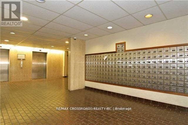 Photo du bâtiment - 45 Sunrise Ave