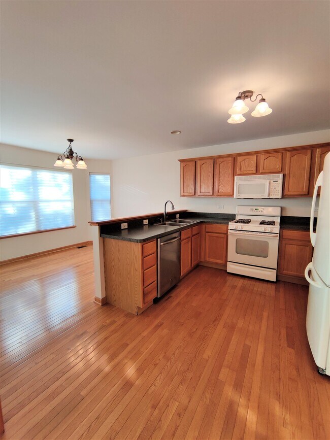 Building Photo - 311 Poplar Dr