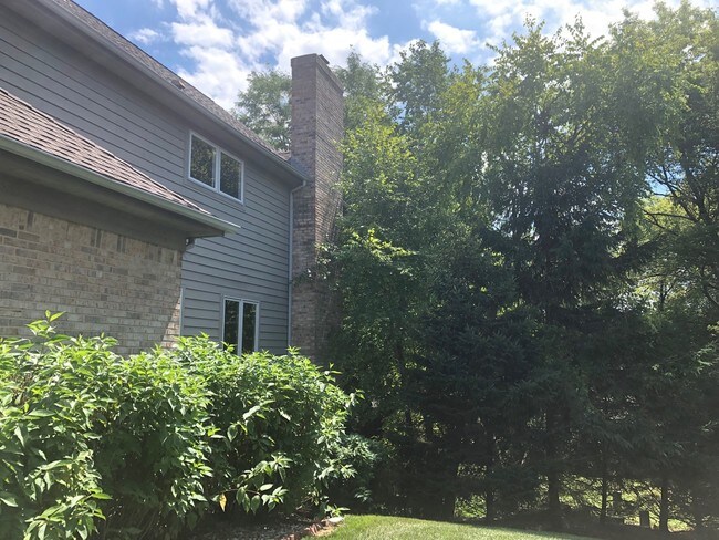 Building Photo - 1136 S Hiddenbrook Trail