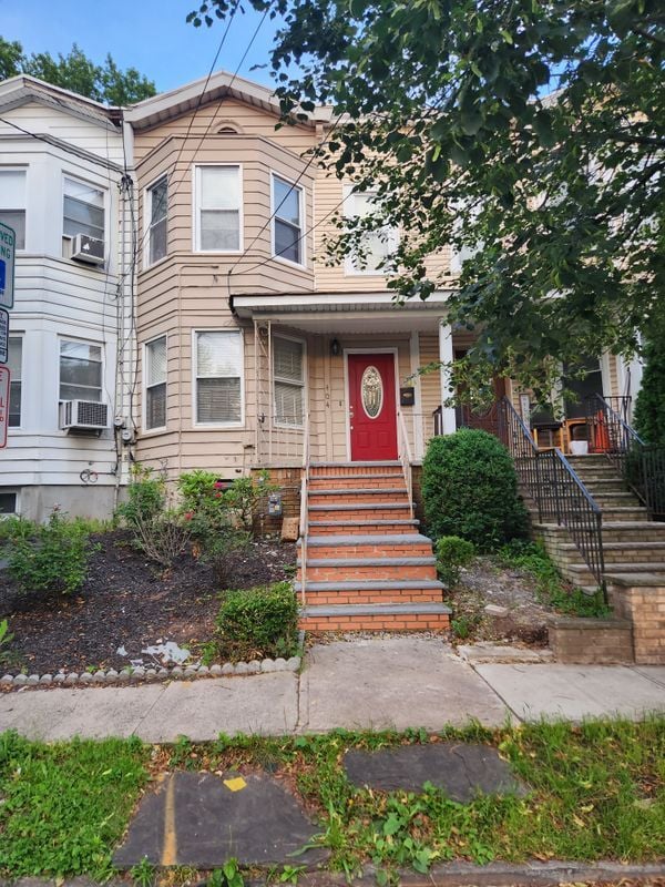 Building Photo - 404 Rosehill Pl