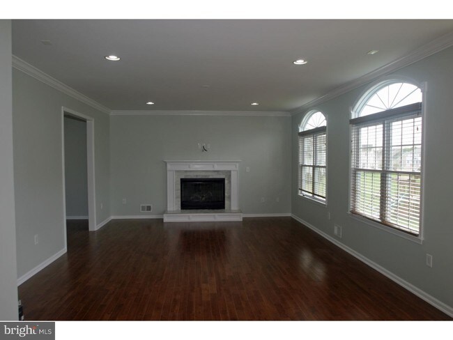 Building Photo - 43 Green Ash St
