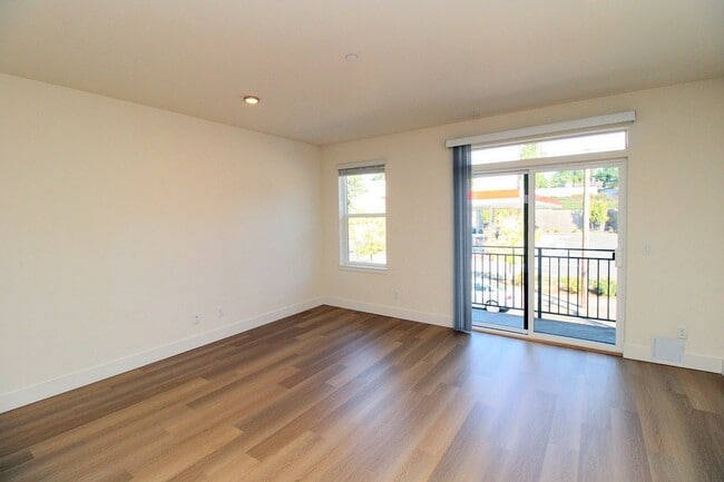 Building Photo - 8417 SW 24th Ave
