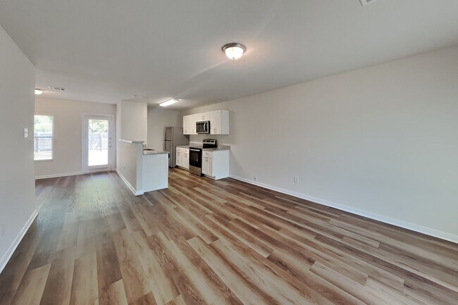 Building Photo - 15673 Del Norte Dr