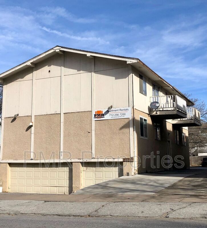 Primary Photo - 215 S 1st St