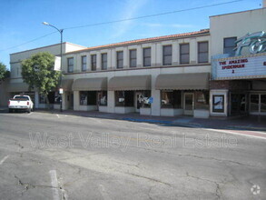 Building Photo - 522 Center St