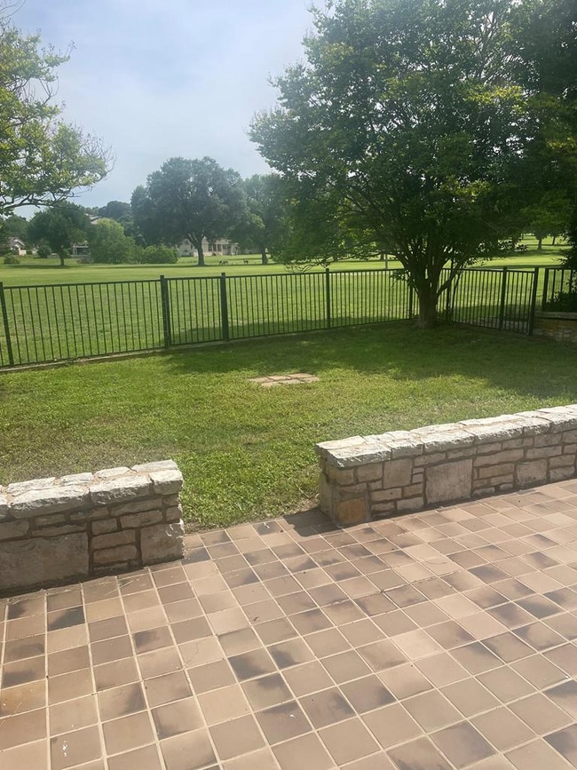 Building Photo - 379 Englewood Dr