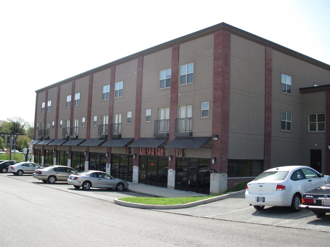 Primary Photo - 1715 N College Ave
