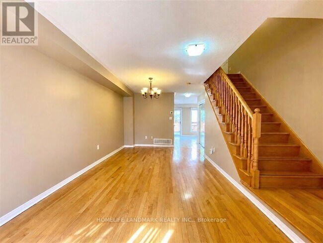 Building Photo - 28 Silver Linden Dr