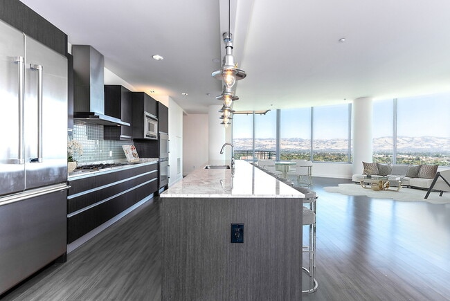 Building Photo - 360 Residences