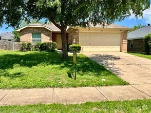 Building Photo - 1520 Carrigan Ln