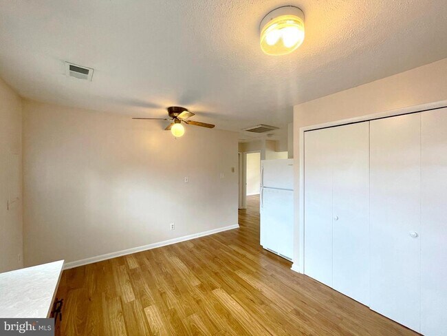 Building Photo - 44964 Serenity Farm Ln