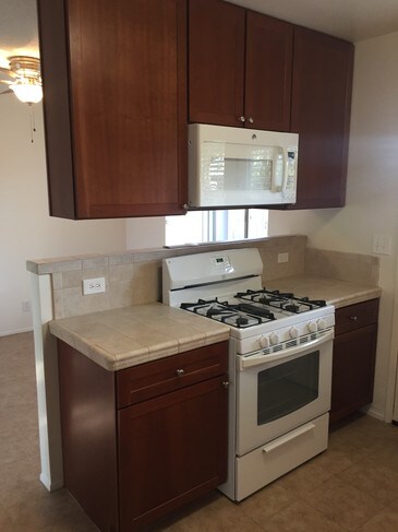 Kitchen - 717 Naramore Way