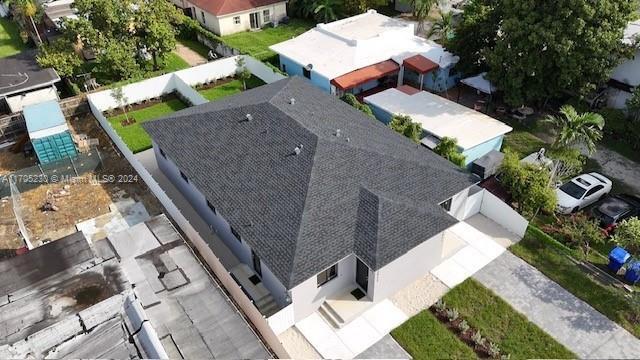 Foto del edificio - 2011 NW 26th St