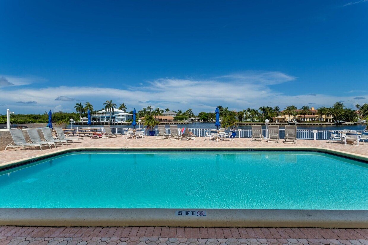 Foto principal - 640 Snug Harbor Dr