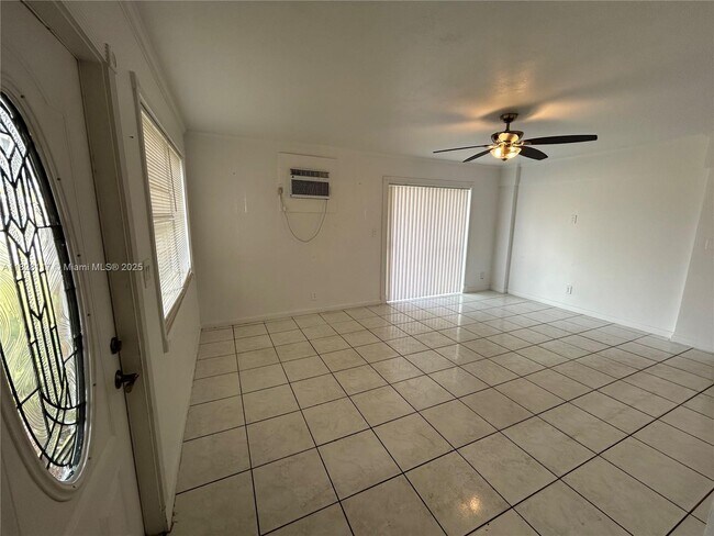 Foto del edificio - 6200 NW 16th St