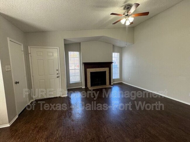 Foto del edificio - 5221 Carpenter Dr