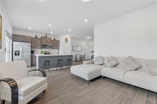 Foto del edificio - 805 SE 18th St