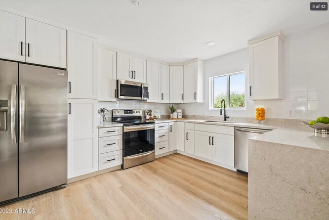 Foto del edificio - 8221 E Sheridan St