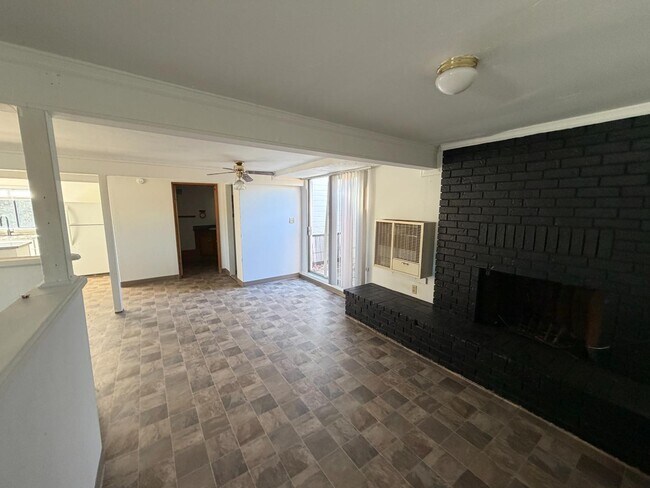 Foto del edificio - 3282 Bursell Rd