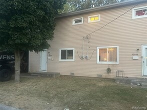 Building Photo - 32048 Cheboygan Ct