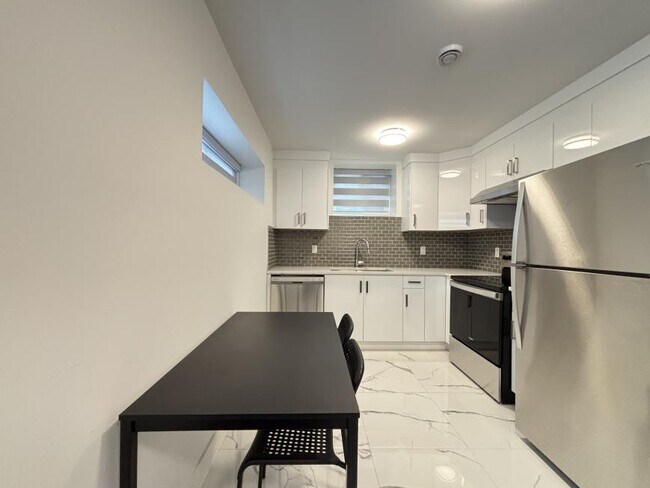 Photo du bâtiment - 2 bedroom in Vancouver BC V6P 2A4