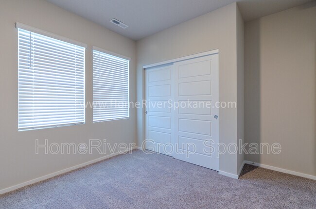 Foto del edificio - 3222 N McKinnon Rd
