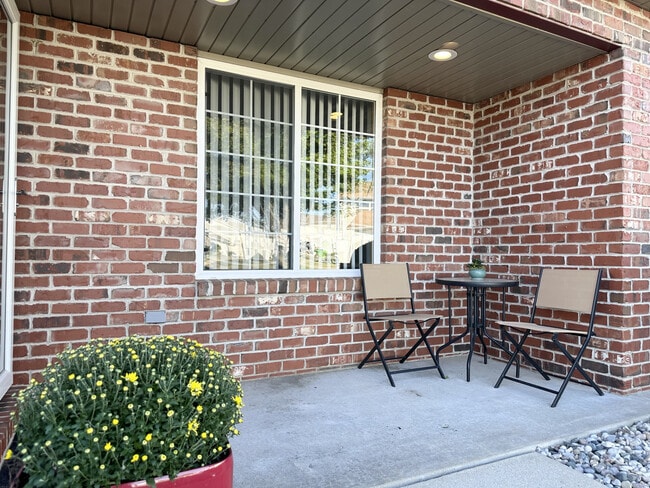 Building Photo - 1440 Wingo Turn