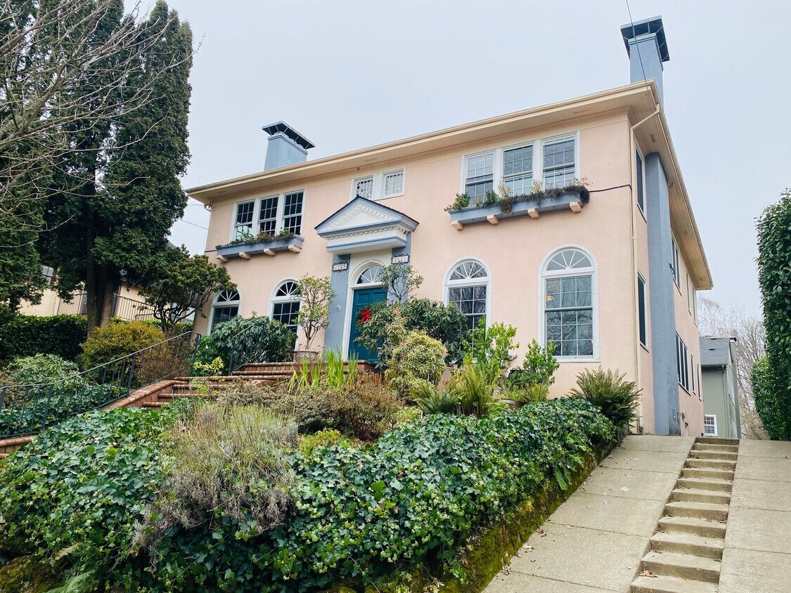 Amazing Irvington Charm - 3 bedroom Duplex... - Amazing Irvington Charm - 3 bedroom Duplex...