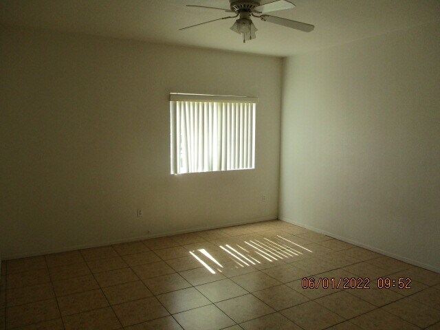 Building Photo - 400 Pine Haven St