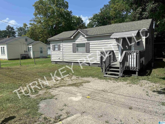 Building Photo - 719 16th St N